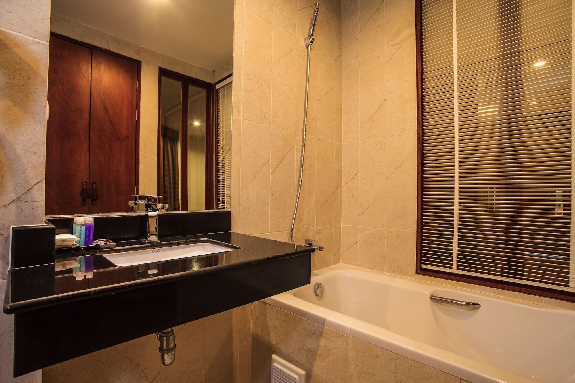 Pro Andaman Place Karon Exterior foto